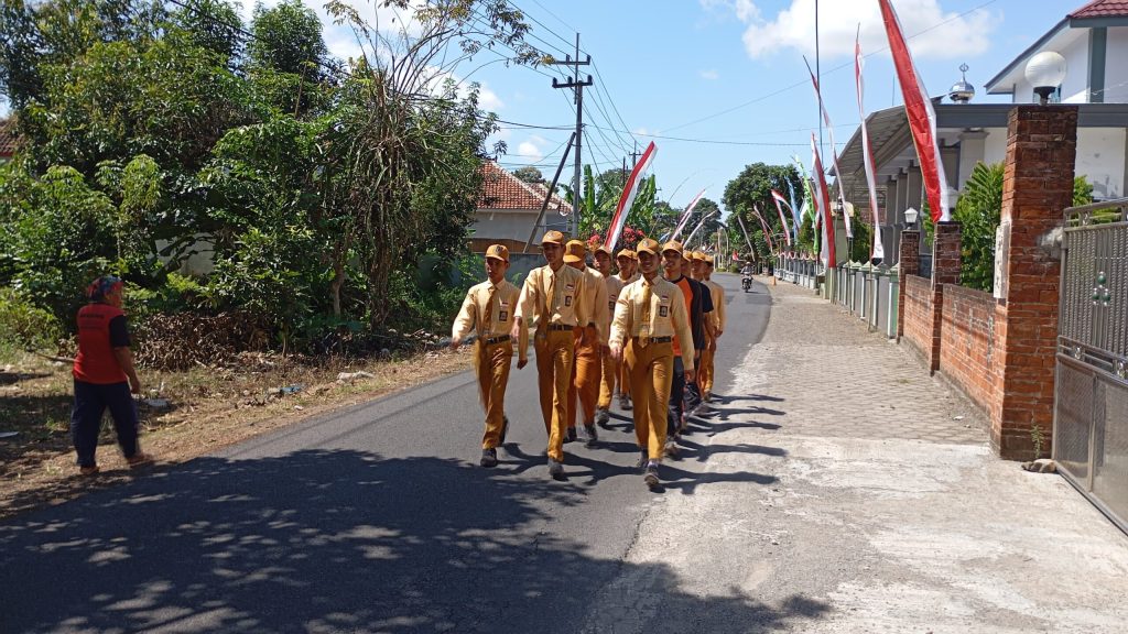 Semangat 45 Berkobar, Siswa SMA PGRI Purwoharjo Latihan Gerak Jalan Perdana